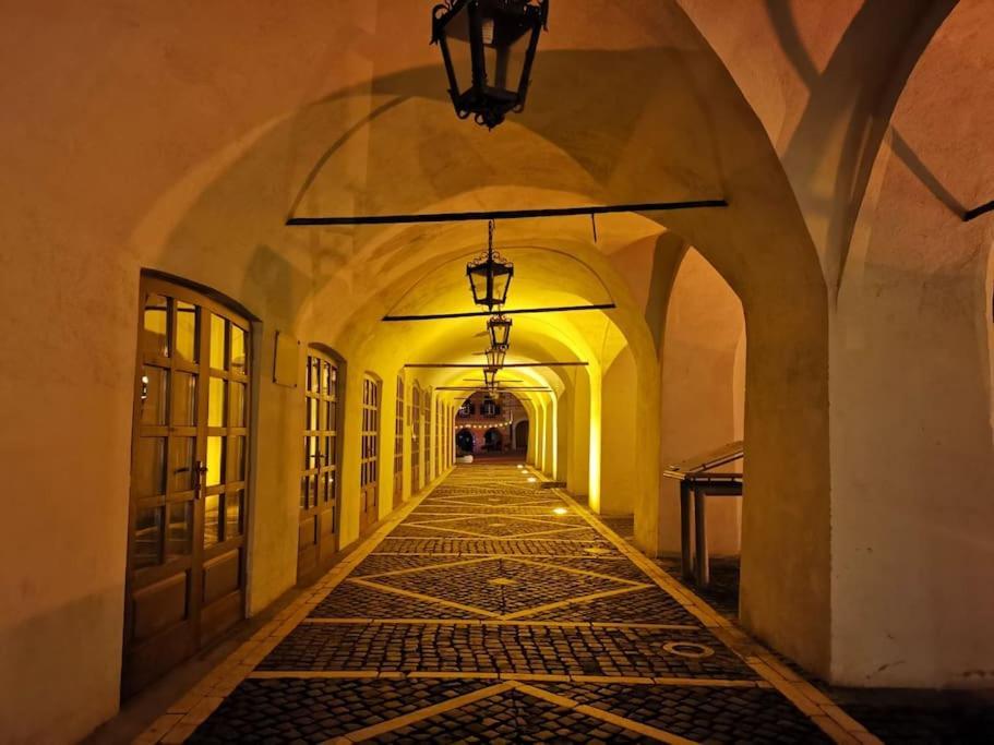 Charming Studio Ideal For Getaways Or Workations In Sibiu'S Medieval City Center Eksteriør billede