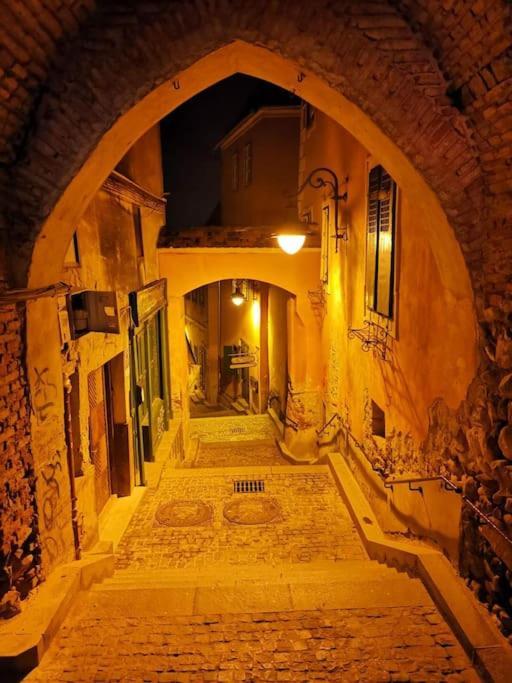 Charming Studio Ideal For Getaways Or Workations In Sibiu'S Medieval City Center Eksteriør billede