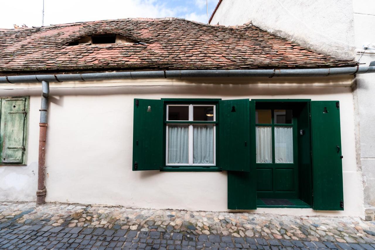 Charming Studio Ideal For Getaways Or Workations In Sibiu'S Medieval City Center Eksteriør billede